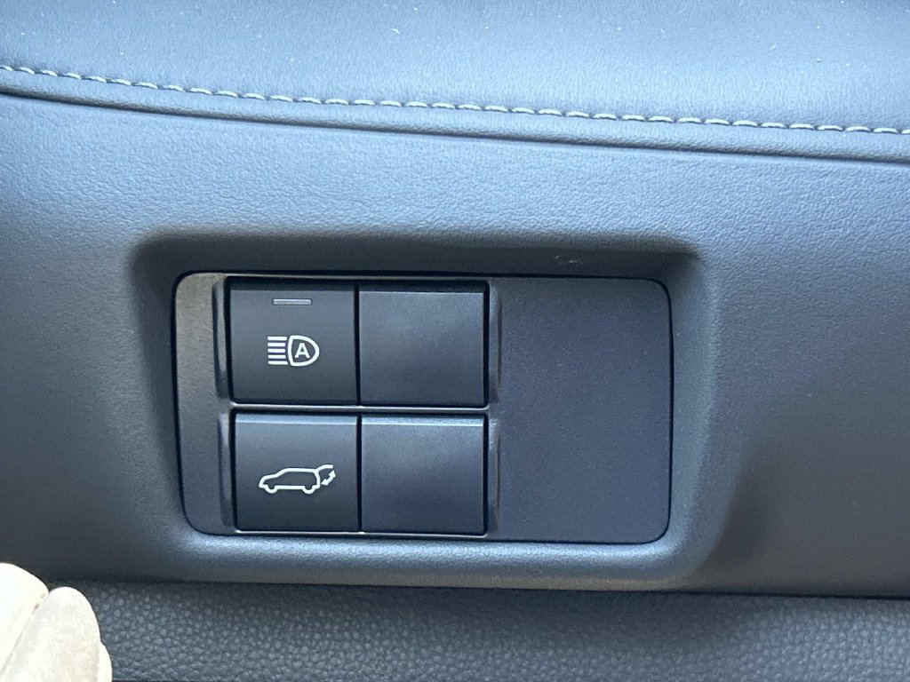 Used 2026 Toyota Highlander XLE AWD/4WD image 29