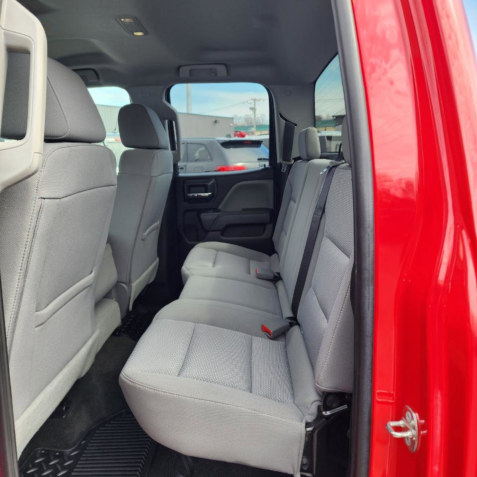 Used 2018 Chevrolet Silverado 1500 Custom w/ Custom Value Package AWD/4WD image 15