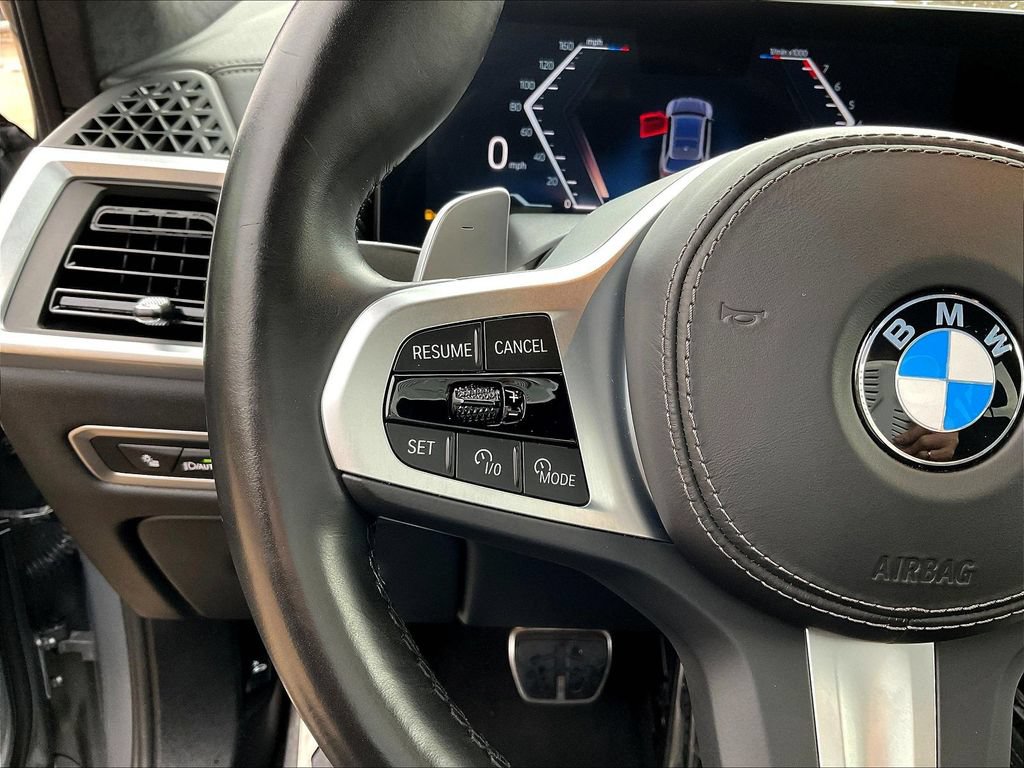 Used 2024 BMW X7 xDrive40i w/ M Sport Package AWD/4WD image 11