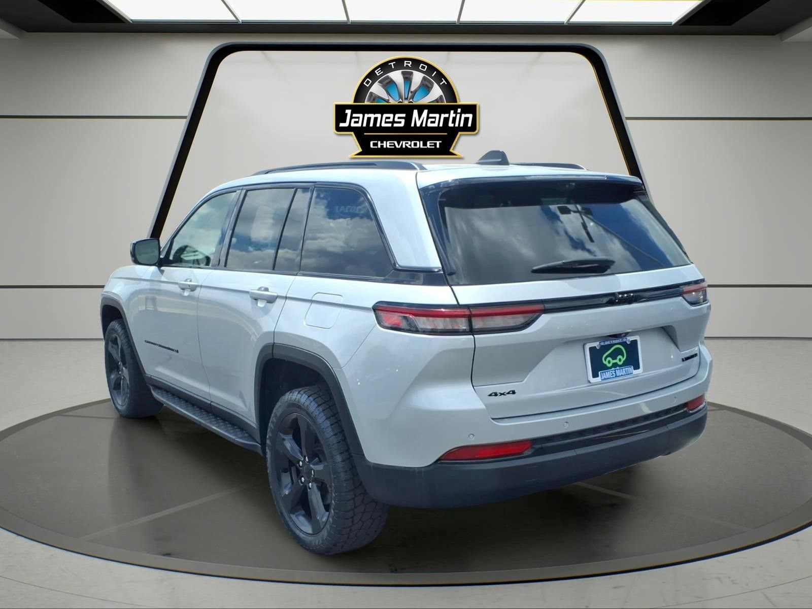 Used 2024 Jeep Grand Cherokee Limited w/ Luxury Tech Group II AWD/4WD image 6