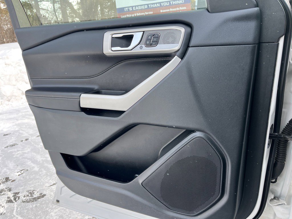 Used 2022 Ford Explorer Limited w/ Equipment Group 301A image 15