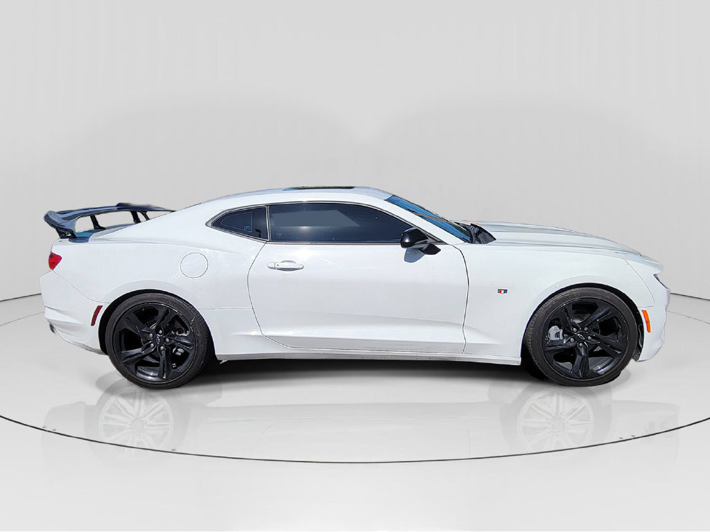Used 2024 Chevrolet Camaro LT RWD image 8