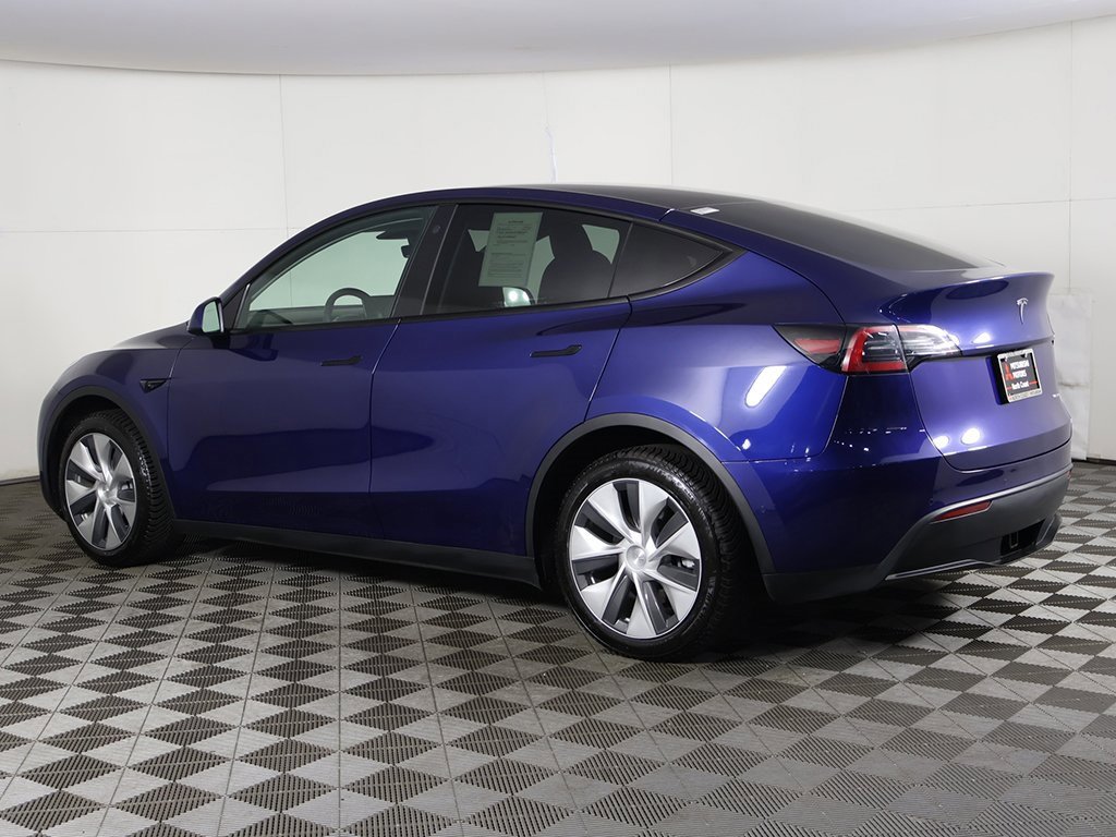 Used 2021 Tesla Model Y Long Range image 10