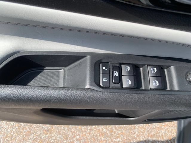 Used 2025 Jeep Compass Limited AWD/4WD image 13