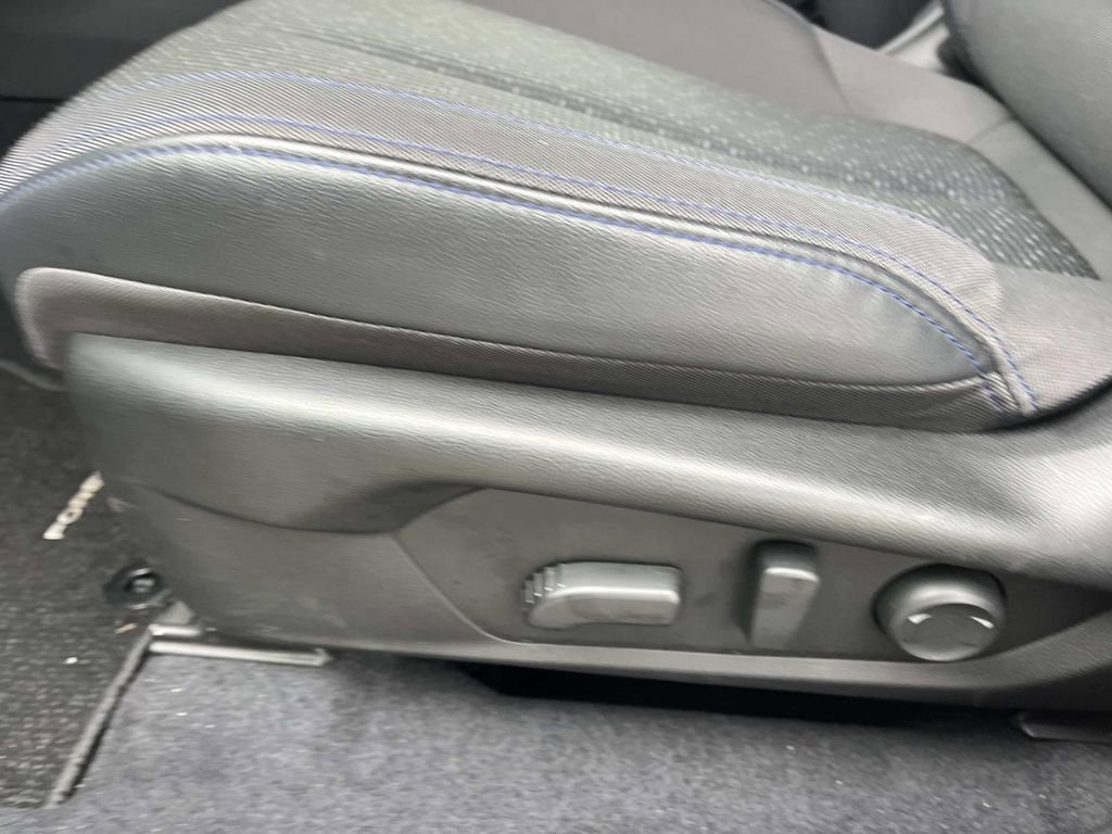 Used 2025 Subaru Forester Premium w/ Convenience Package #2 image 29