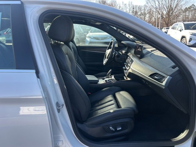 Used 2023 BMW 540i xDrive w/ Premium Package image 14