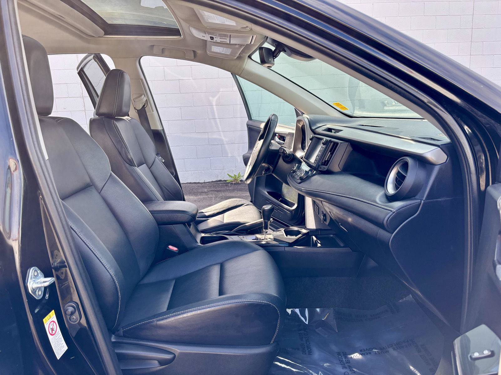 Used 2017 Toyota RAV4 Limited AWD/4WD image 7