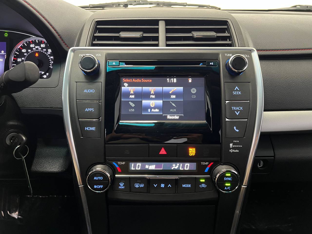 Used 2015 Toyota Camry XSE w/ Moonroof Package FWD image 17