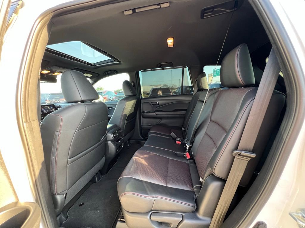 Used 2025 Honda Passport Black Edition image 28