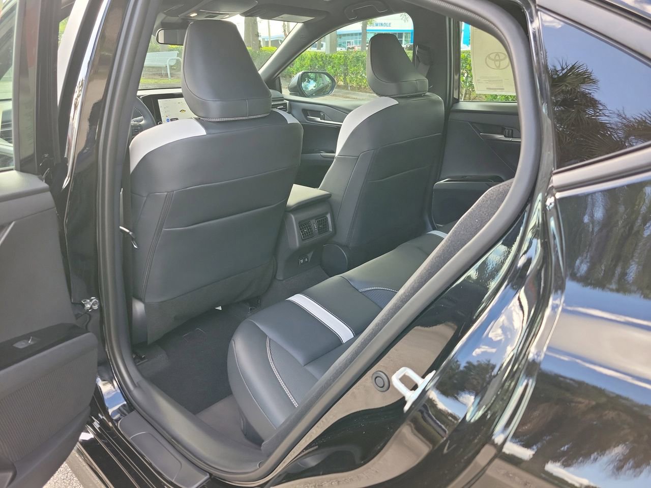 Used 2026 Toyota Camry SE image 10