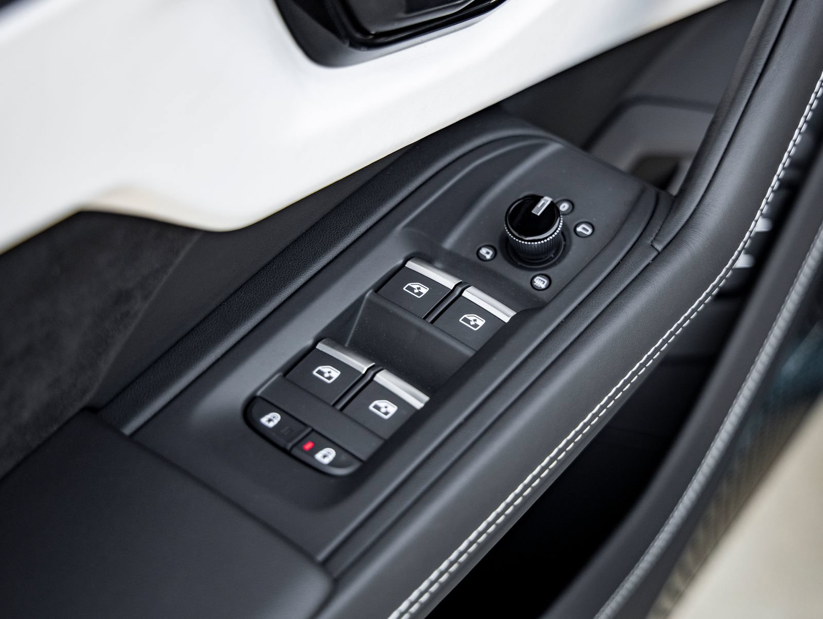 Used 2024 Lamborghini Urus S AWD/4WD image 21