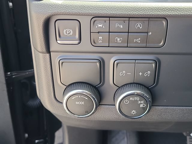New 2026 Chevrolet Suburban LS w/ LPO, Dark Essentials Package RWD image 24