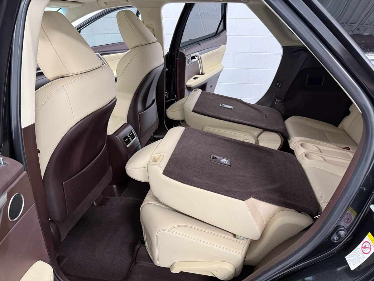 Used 2019 Lexus RX 350L Luxury w/ Accessory Package AWD/4WD image 17