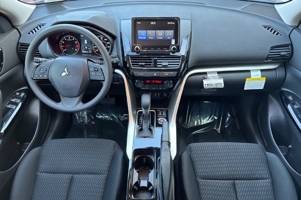 New 2026 Mitsubishi Eclipse Cross LE AWD/4WD image 5