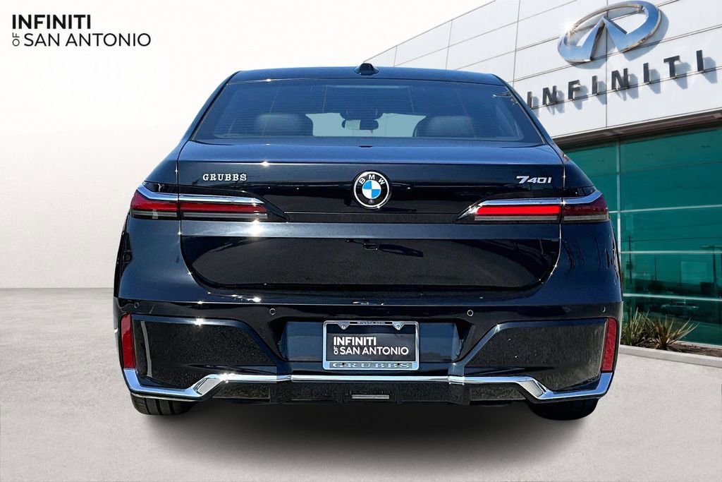 Used 2024 BMW 740i RWD image 5
