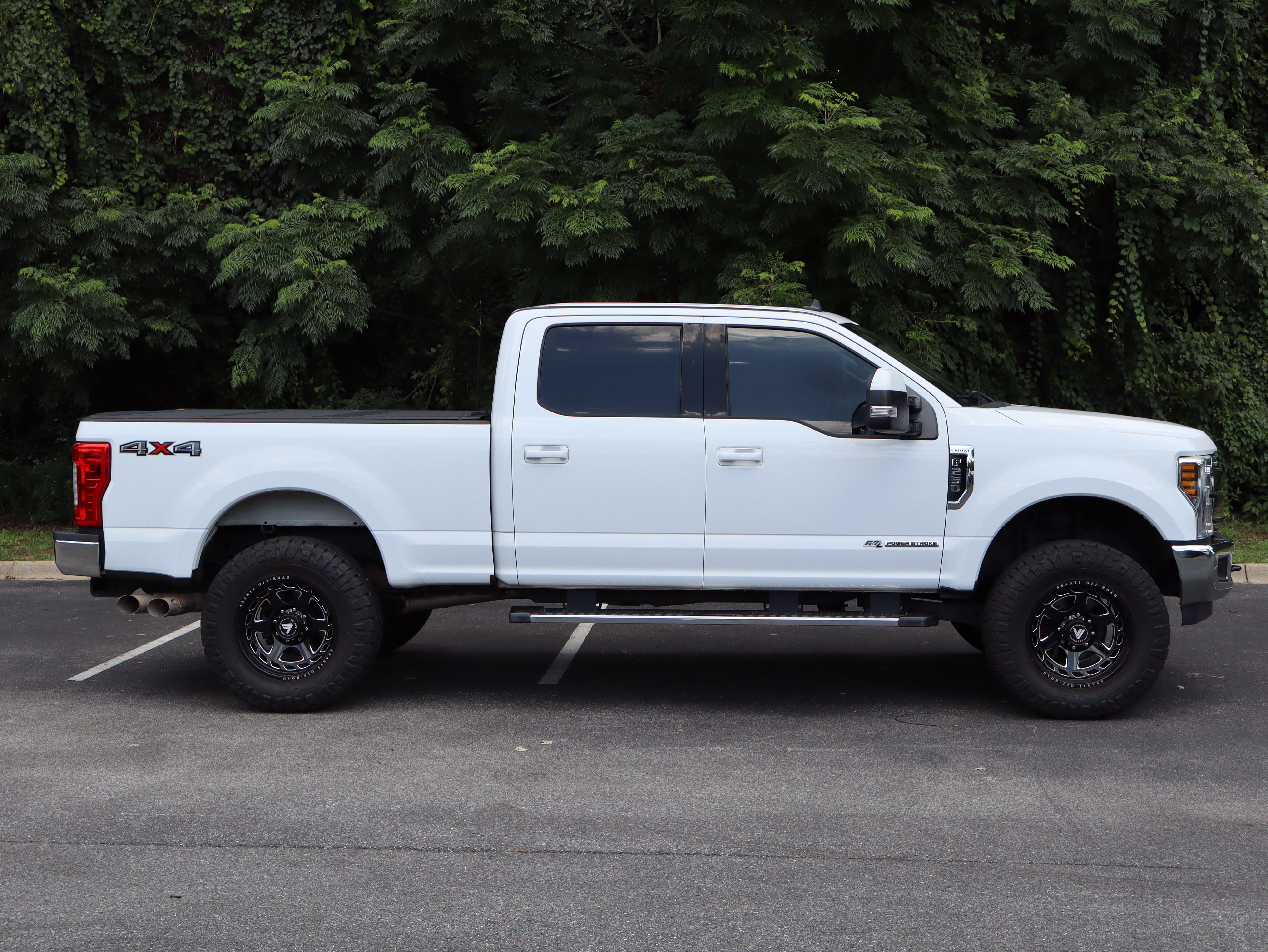 Used 2019 Ford F250 Lariat w/ Lariat Value Package AWD/4WD image 10