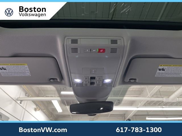 Used 2025 Volkswagen Taos SE image 18