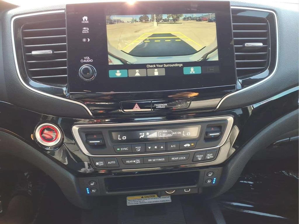 Used 2023 Honda Passport Elite image 15