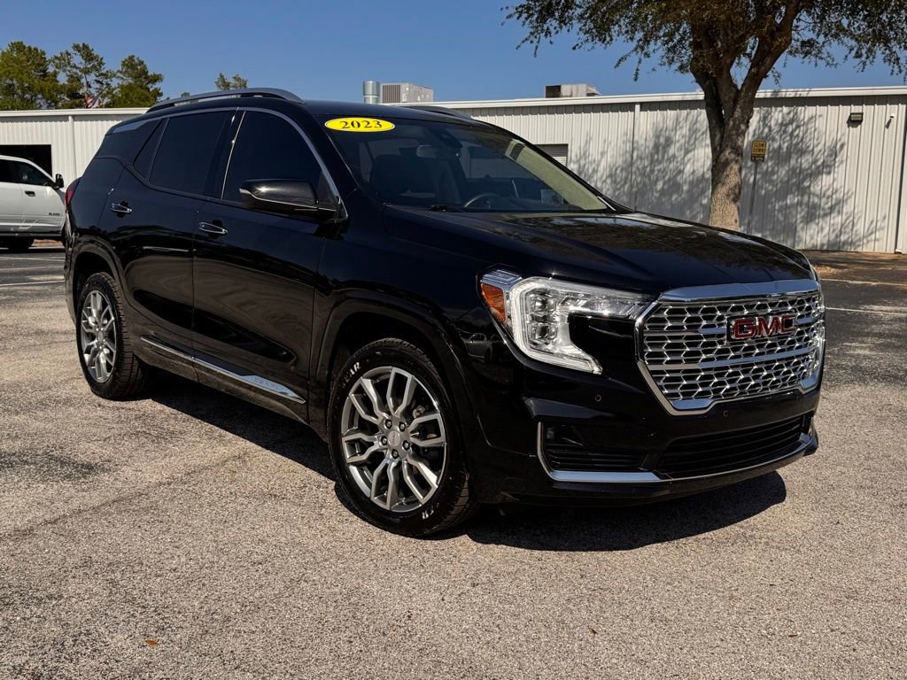 Used 2023 GMC Terrain Denali image 11