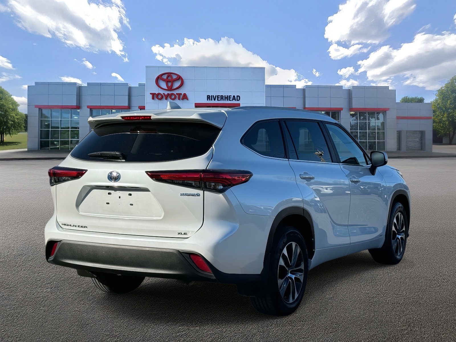 Used 2023 Toyota Highlander XLE image 5