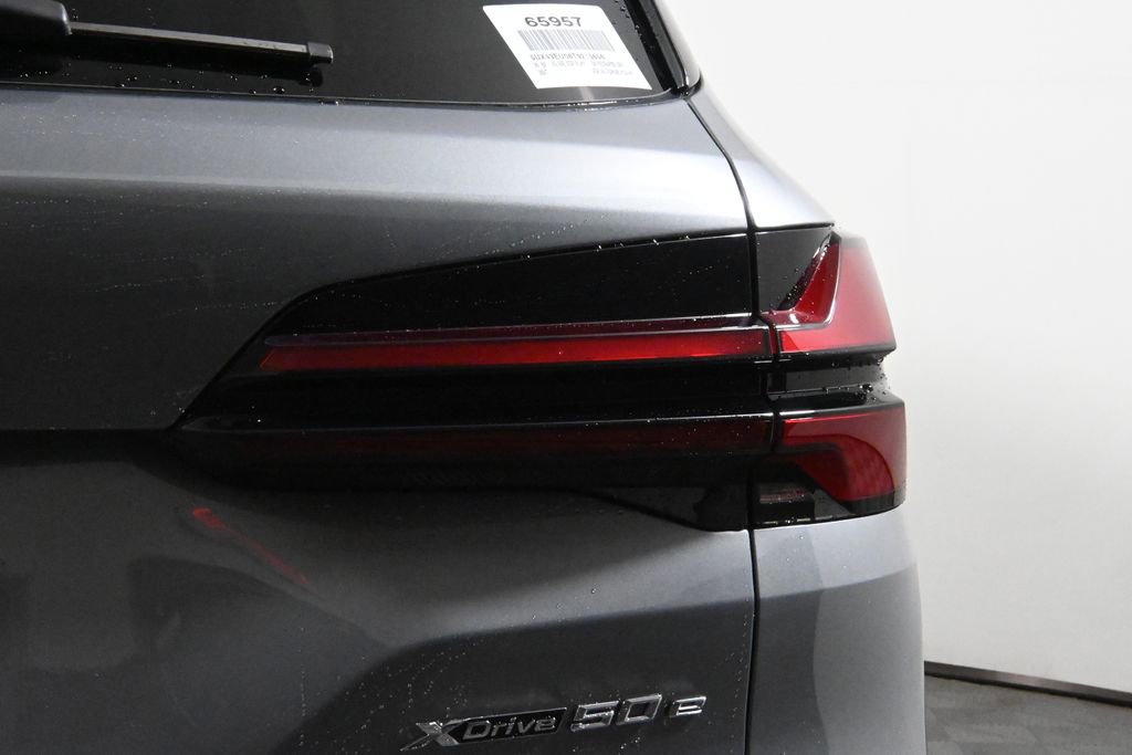 Used 2026 BMW X5 xDrive50e w/ Premium Package image 13