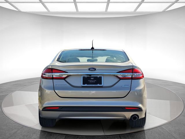 Used 2017 Ford Fusion SE image 5