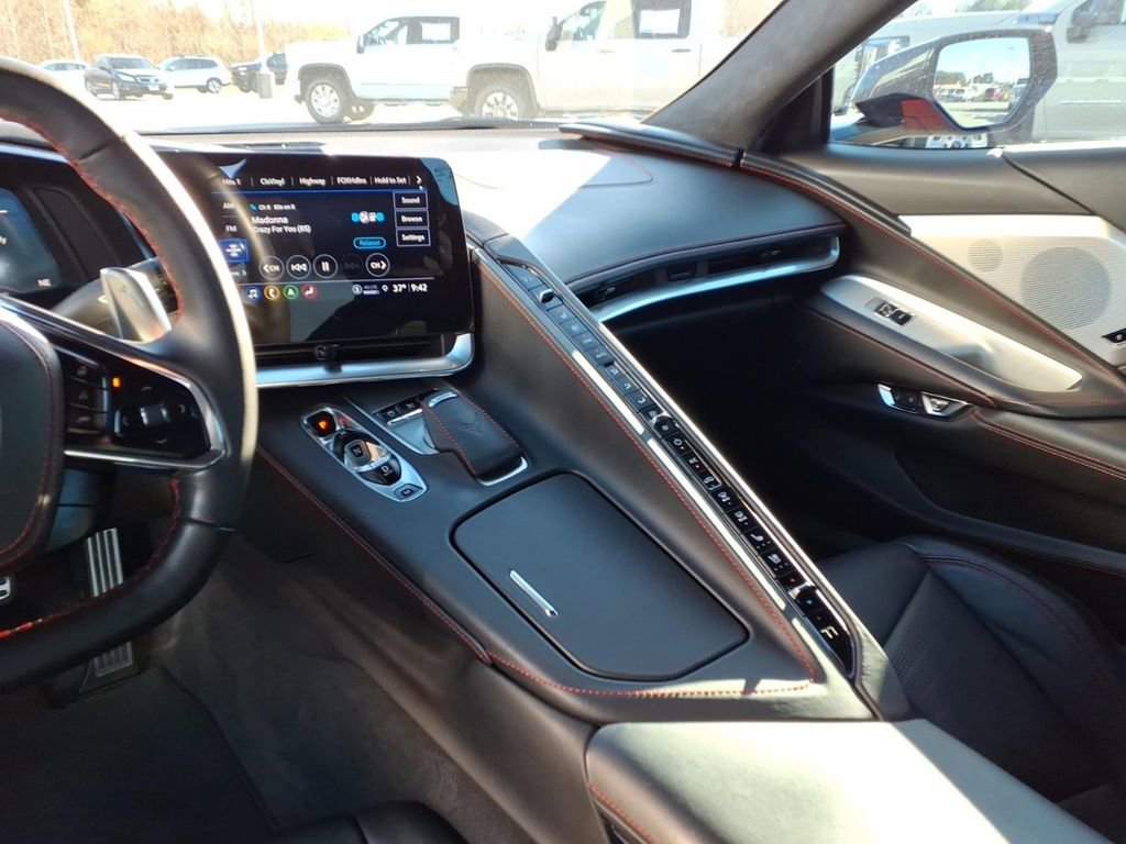 Used 2022 Chevrolet Corvette Stingray Premium Conv w/ Z51 Performance Package image 9