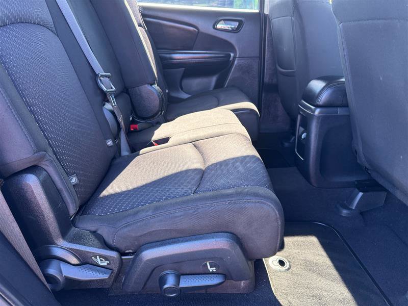 Used 2019 Dodge Journey SE image 19