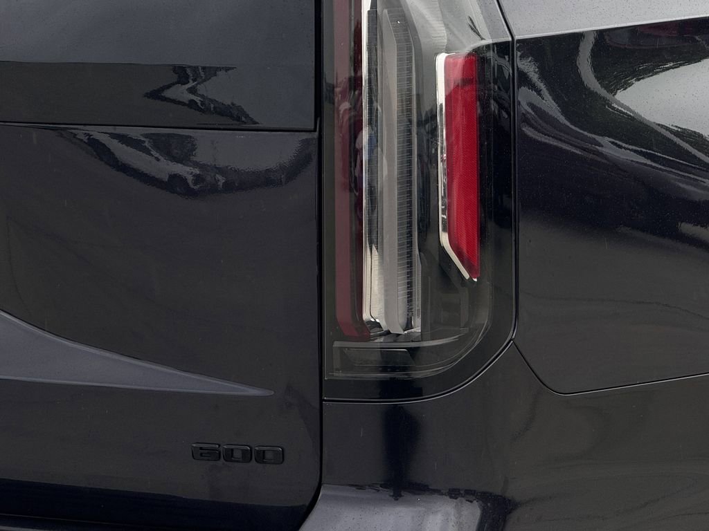 Used 2024 Cadillac Escalade Sport Platinum image 10