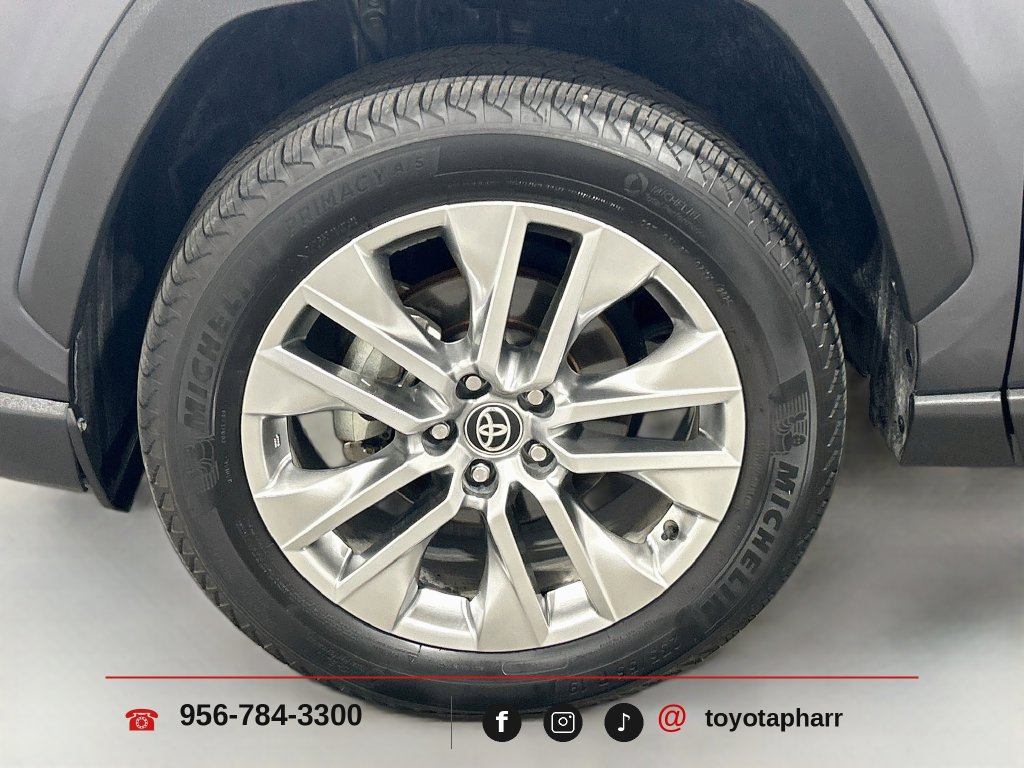 Used 2025 Toyota RAV4 XLE Premium FWD image 29