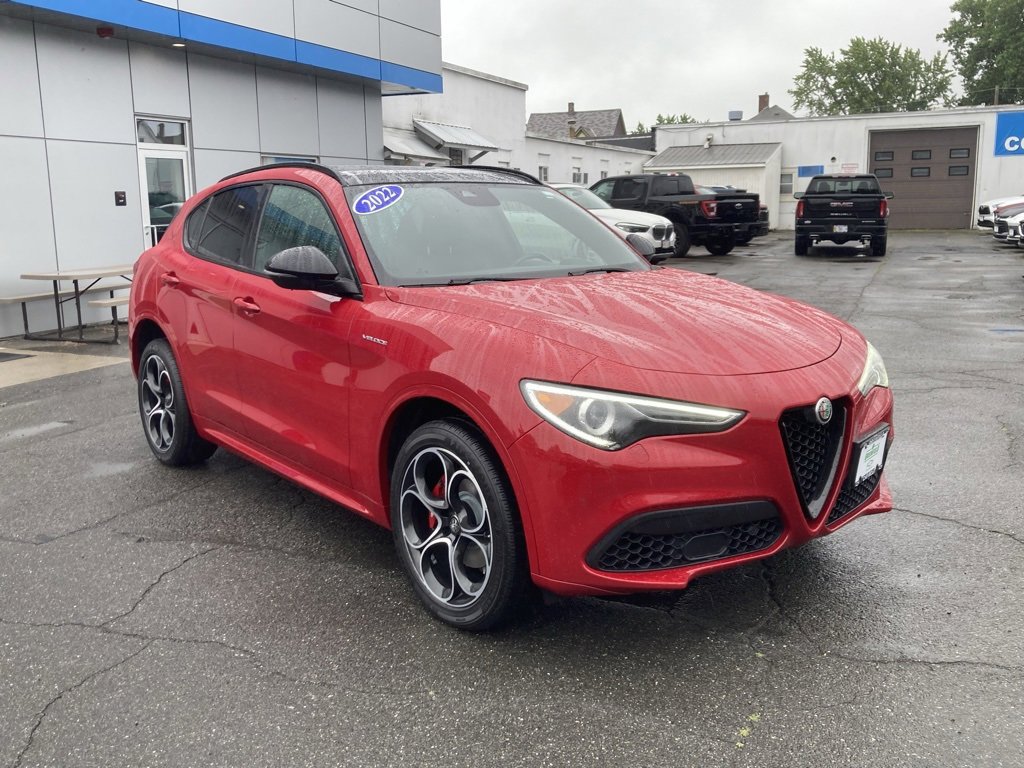 Used 2022 Alfa Romeo Stelvio Veloce image 1