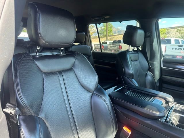 Used 2023 Jeep Wagoneer 4WD w/ Convenience Group I image 16
