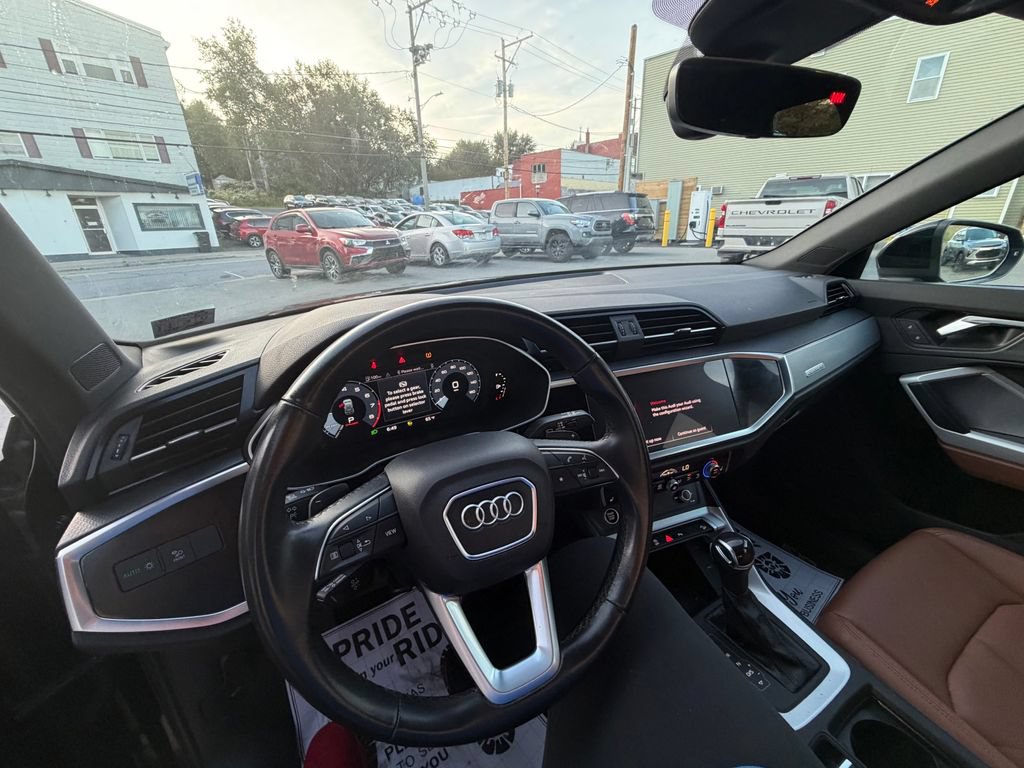Used 2023 Audi Q3 2.0T Premium w/ Convenience Package AWD/4WD image 21