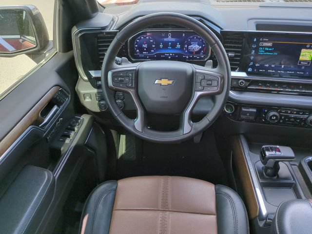 Certified 2025 Chevrolet Silverado 1500 High Country w/ High Country Premium Package AWD/4WD image 18