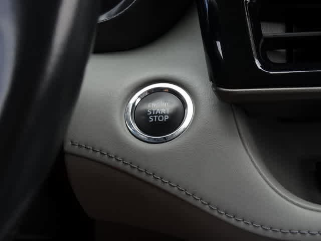 Used 2023 Toyota Highlander Limited FWD image 31