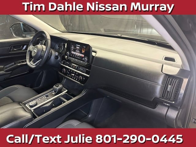 Used 2024 Nissan Pathfinder SV AWD/4WD image 17