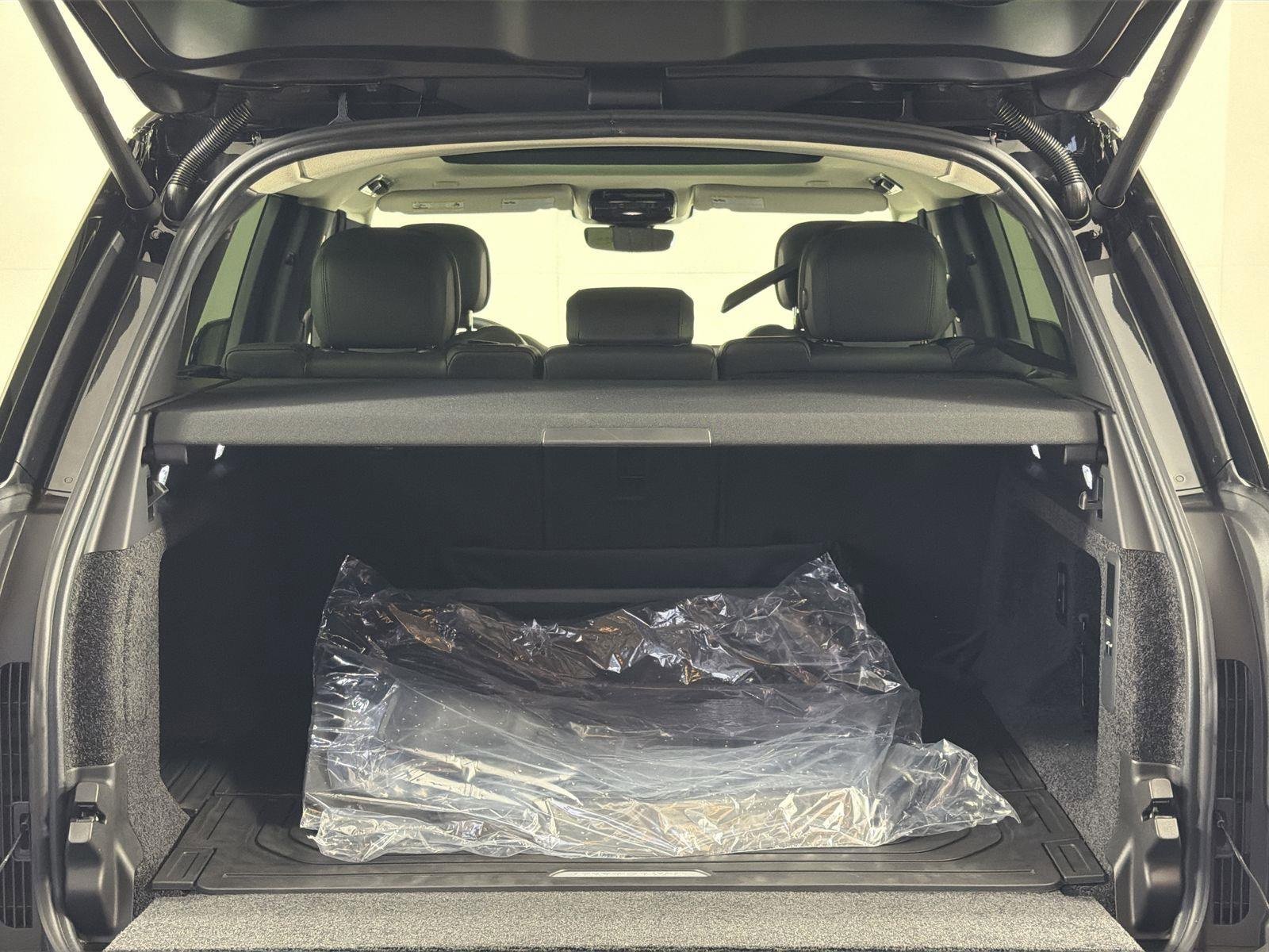 New 2026 Land Rover Range Rover SE image 29