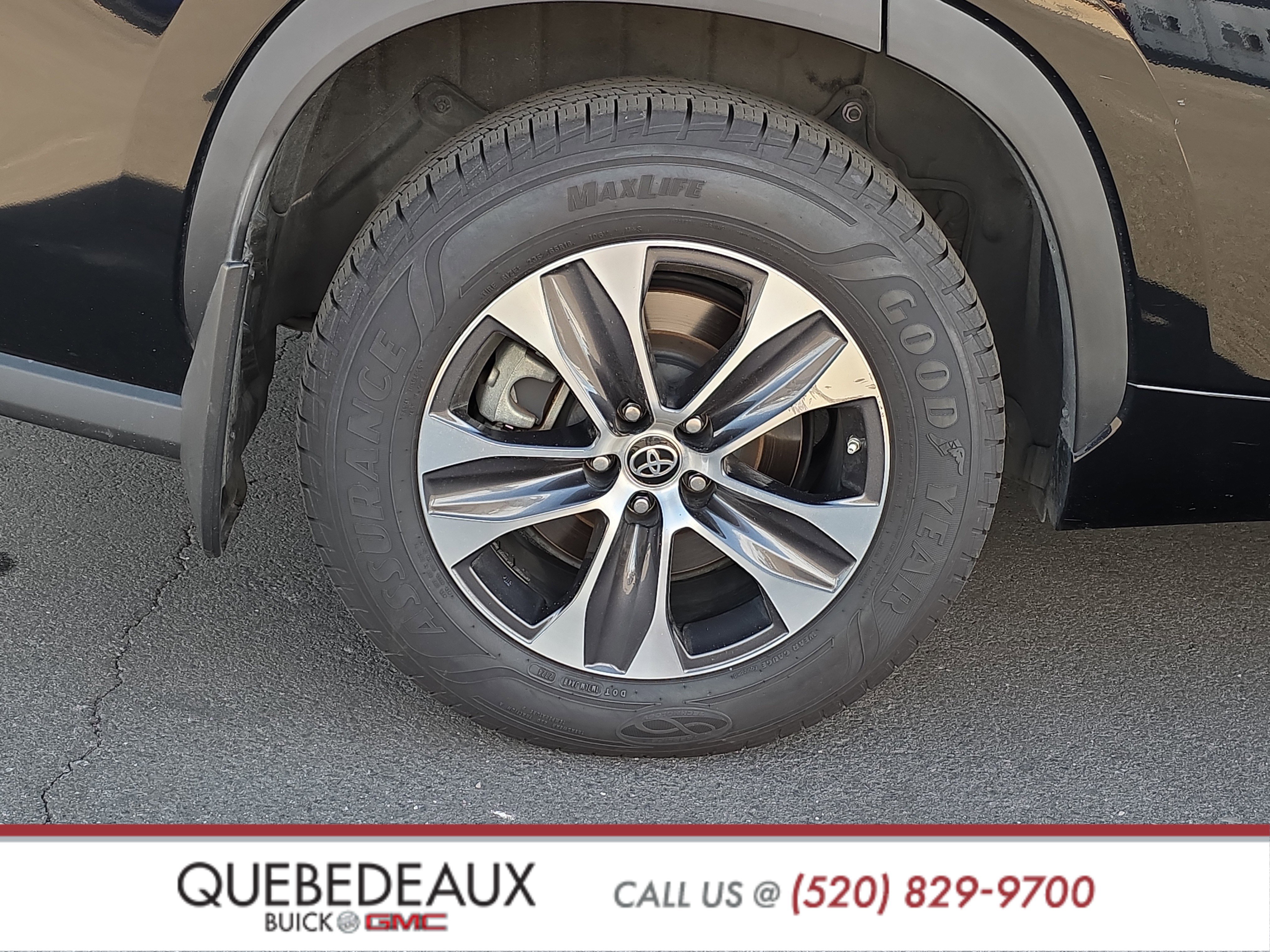 Used 2022 Toyota Highlander XLE image 10