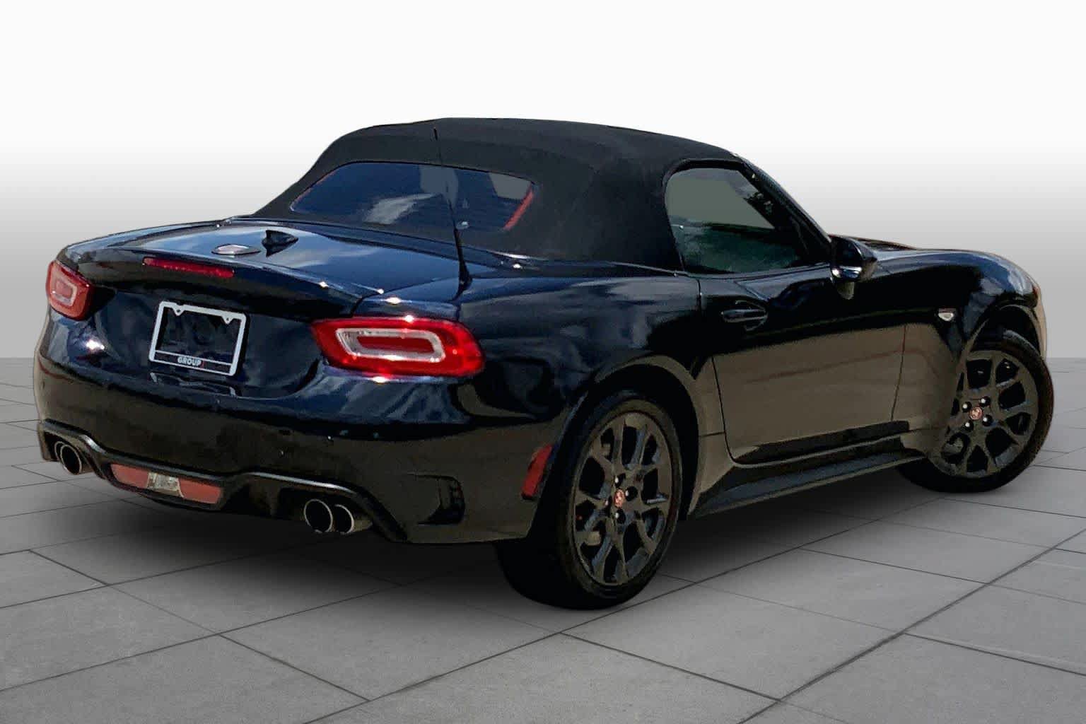 Used 2018 FIAT 124 Spider Abarth w/ Convenience Group RWD image 11