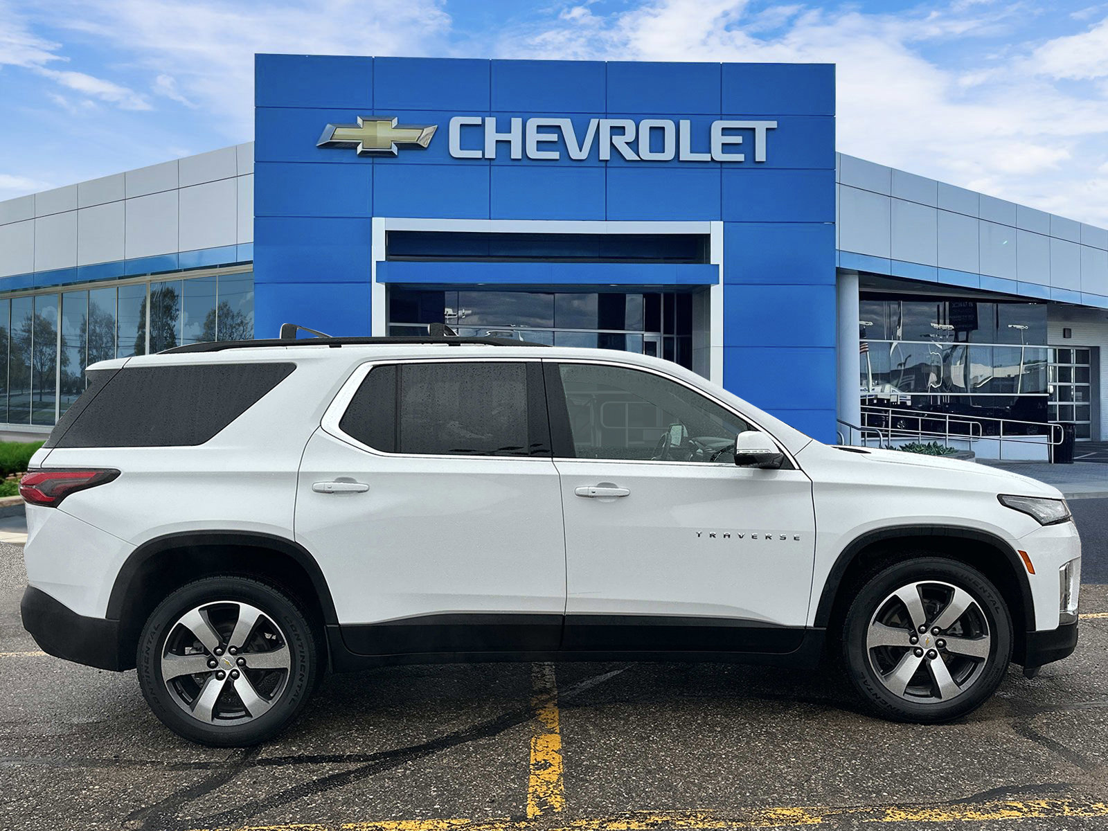 Certified 2023 Chevrolet Traverse LT w/ LT Premium Package image 5