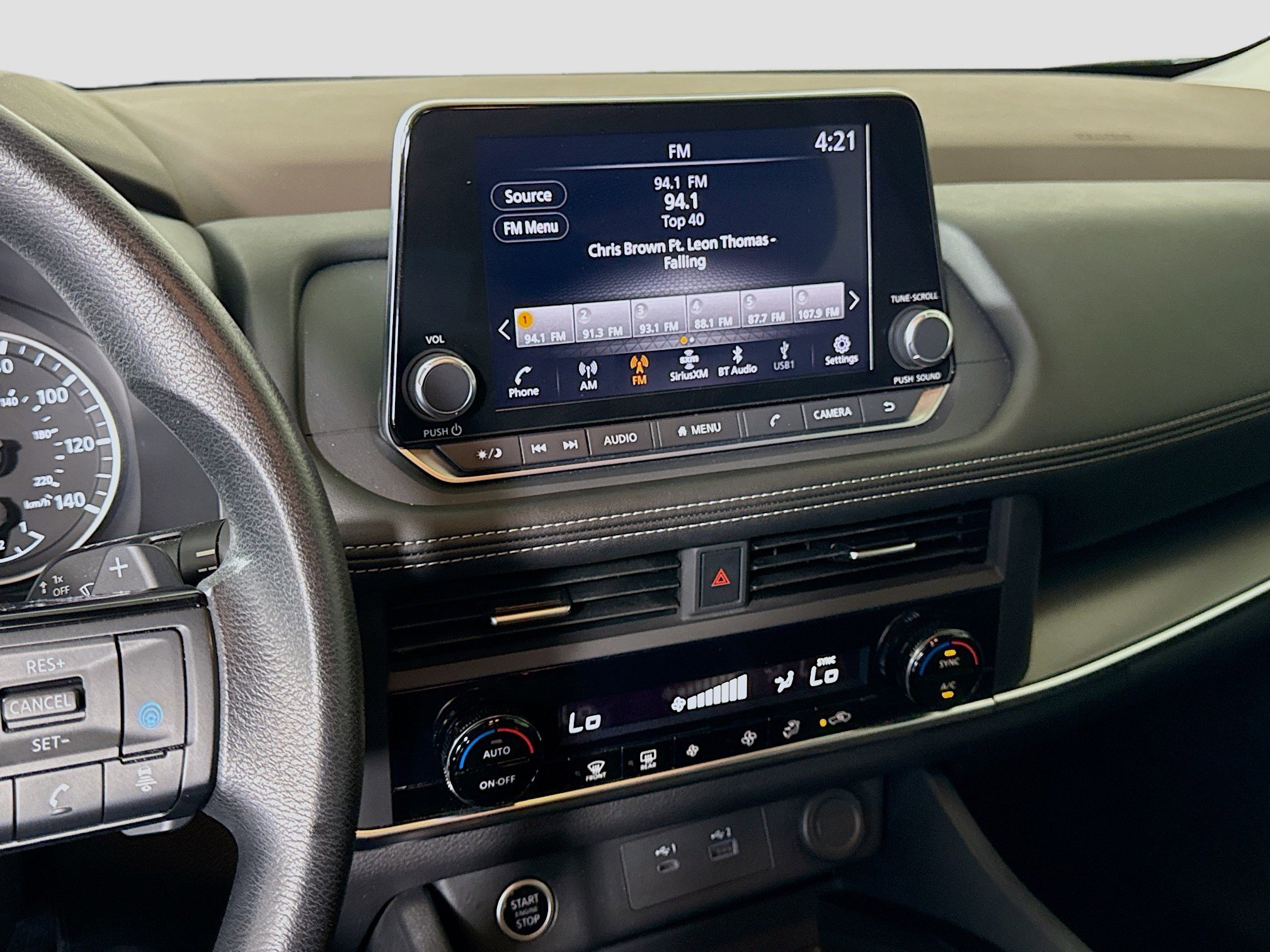Used 2023 Nissan Rogue SV FWD image 18