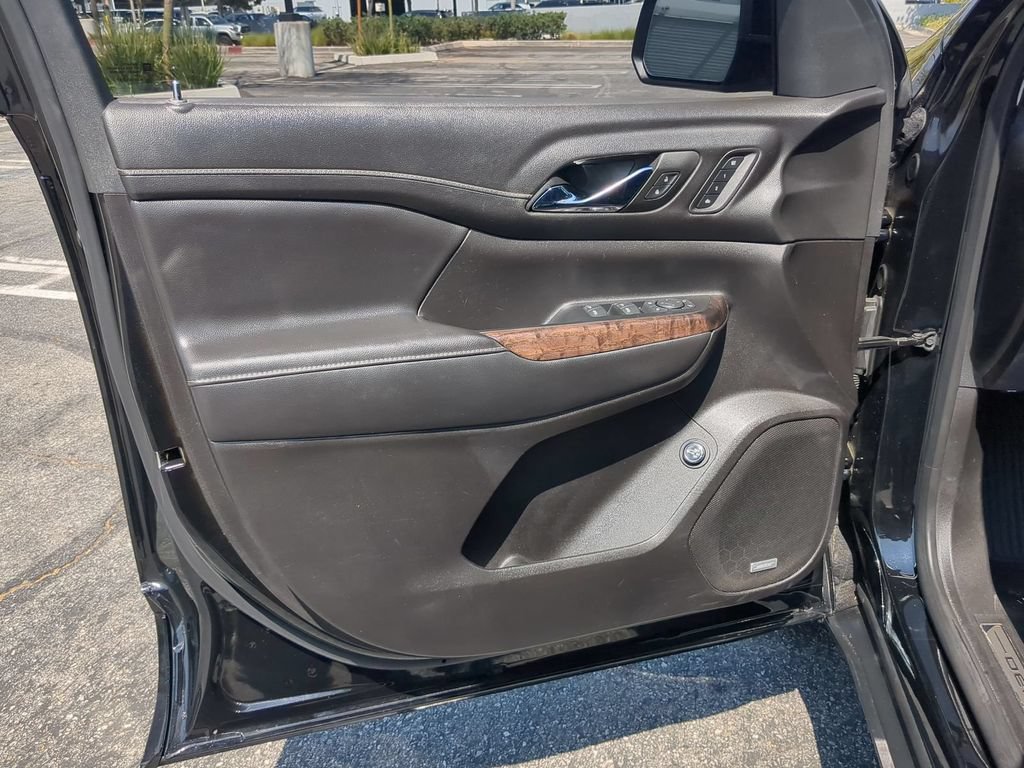 Used 2023 GMC Acadia Denali w/ Black Diamond Edition FWD image 27