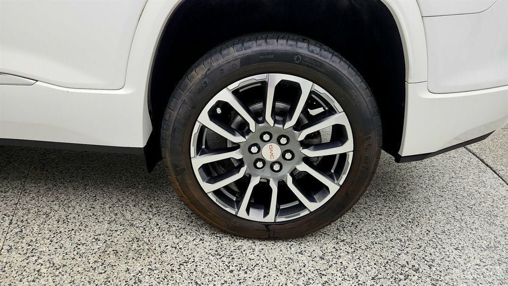 Used 2022 GMC Acadia Denali AWD/4WD image 9