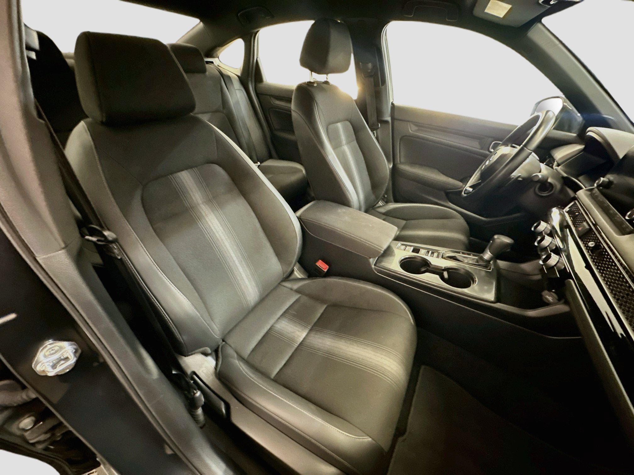 Used 2025 Honda Civic Sport image 31