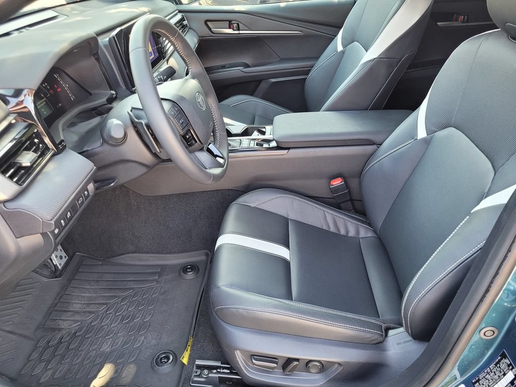 Used 2025 Toyota Camry SE FWD image 18