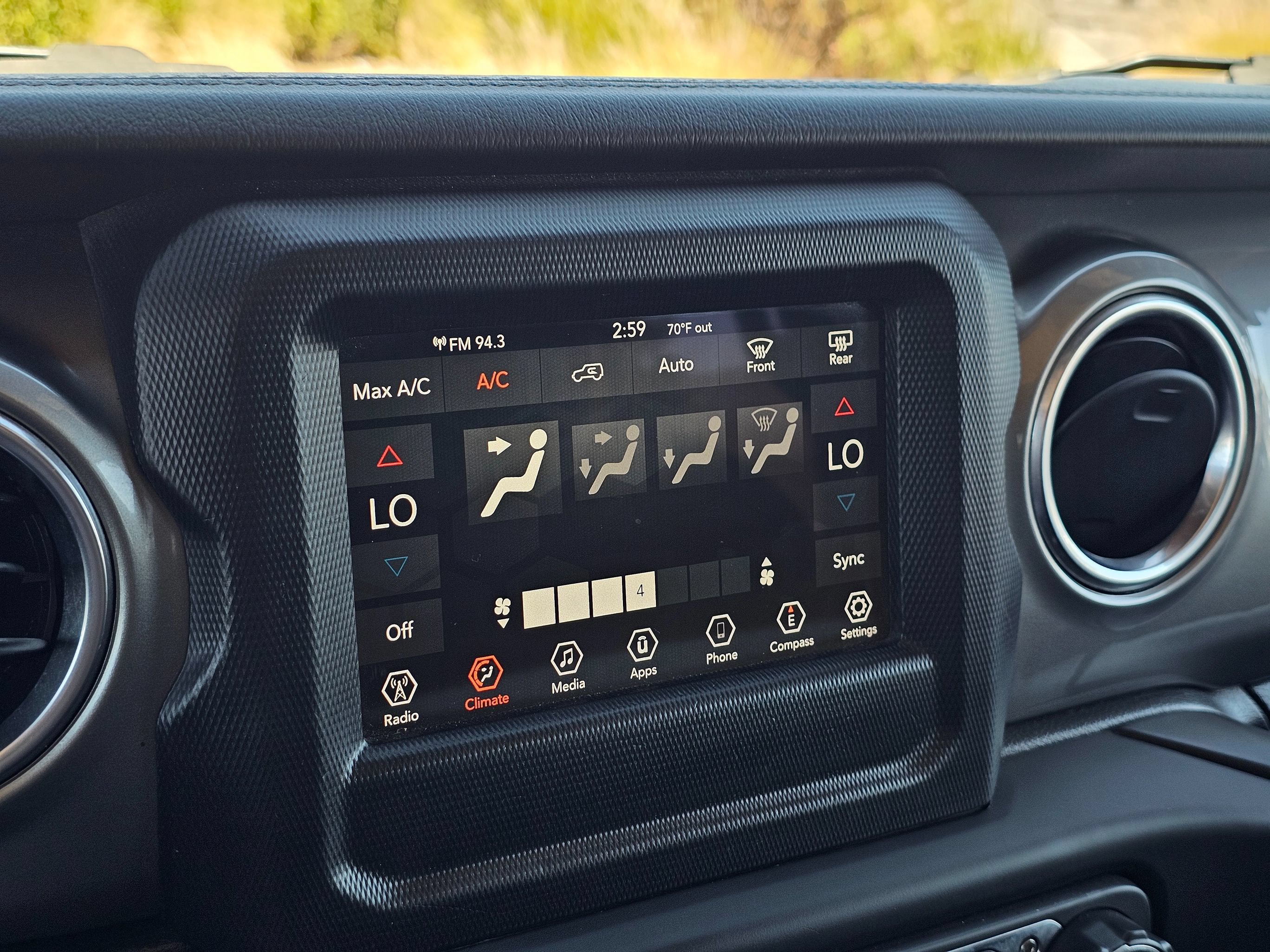 Used 2019 Jeep Wrangler Unlimited Sahara AWD/4WD image 31