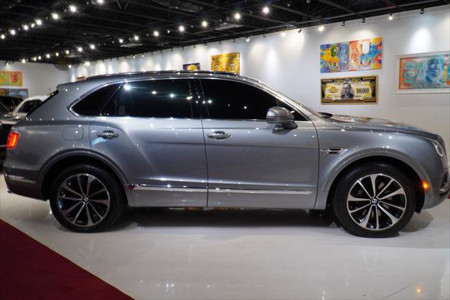 Used 2017 Bentley Bentayga image 8