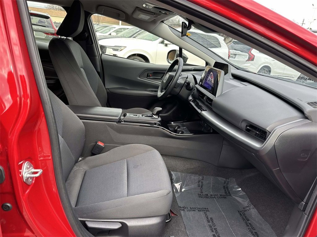 Used 2024 Toyota Prius LE image 12