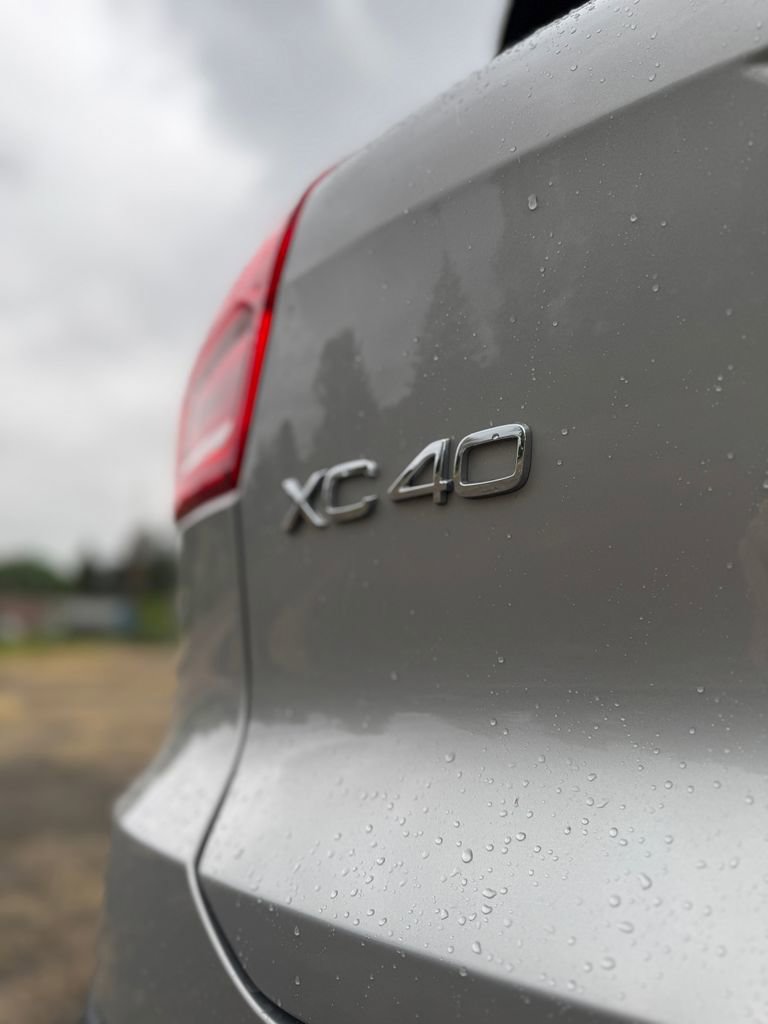 Used 2024 Volvo XC40 B5 Core AWD/4WD image 42