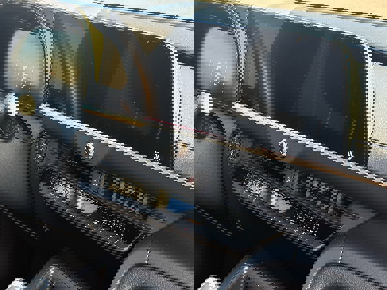 Used 2023 Toyota Crown Limited image 21